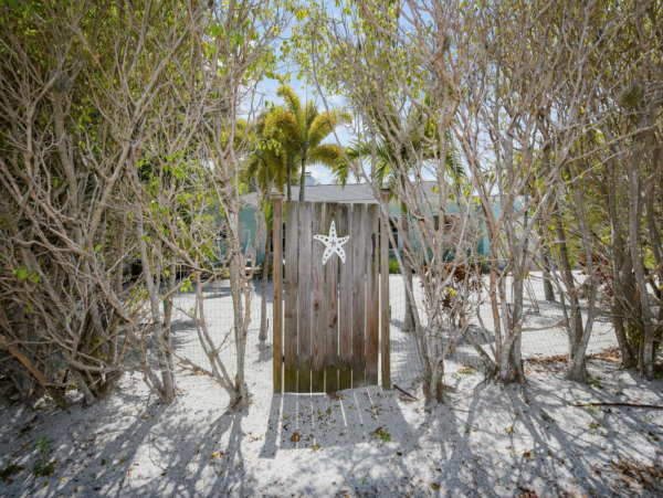 Three Bedroom Lido Key Vacation Home Sleeps Eight Guests
